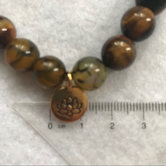 Dragon Veined Beads bracelet with Gold Lotus Charm - Picture 5 of 7